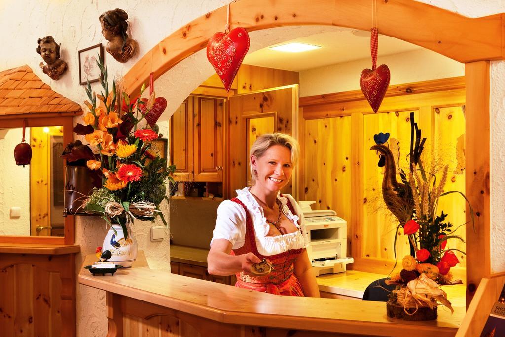 Hotel Hahn Munchen Bagian luar foto