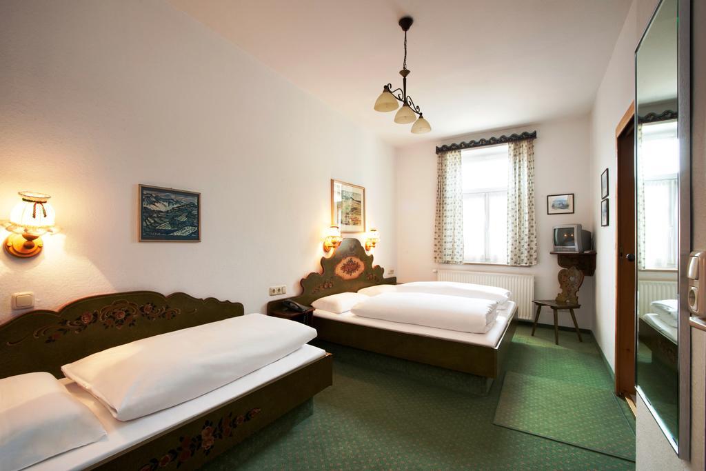 Hotel Hahn Munchen Bagian luar foto