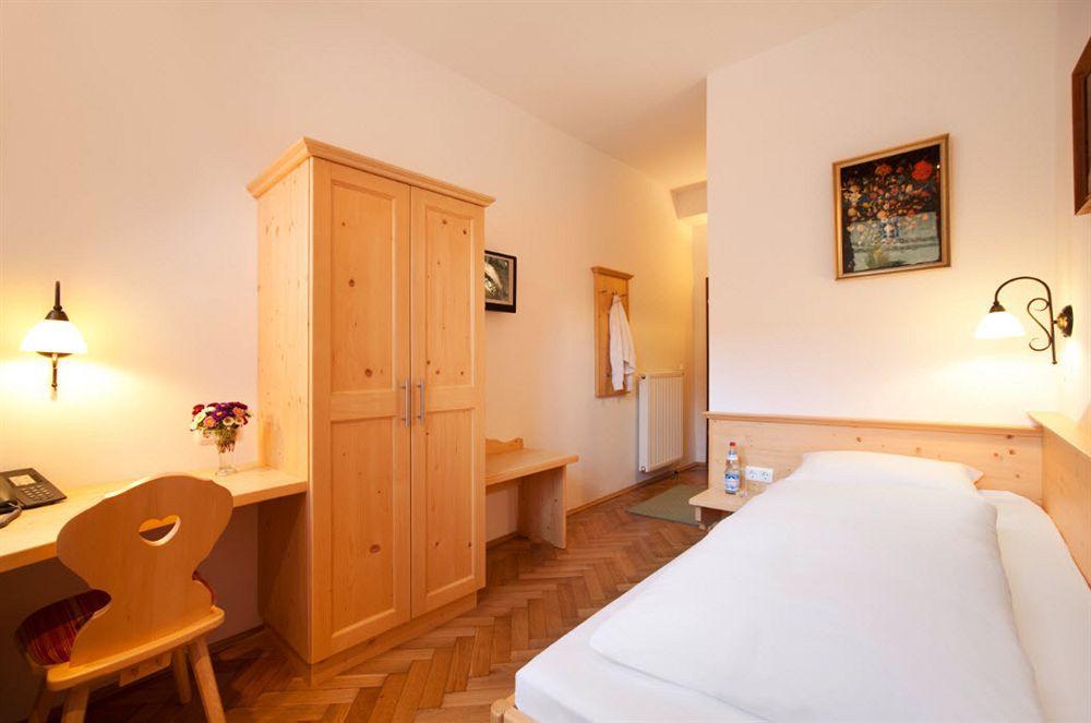 Hotel Hahn Munchen Bagian luar foto